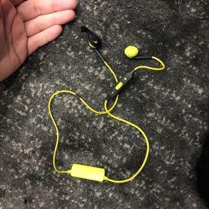 Phillips wireless headphones one headphone